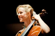 Moderatorin und Cellistin Sol Gabetta.