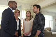 V.l.: Gus Guster (Dulé Hill), Karen Vick (Kirsten Nelson), Juliet (Maggie Lawson), Shawn Spencer (James Roday)