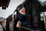 Peter's Great Rail Restoration: Presented by Peter Snow, (Llangollen)