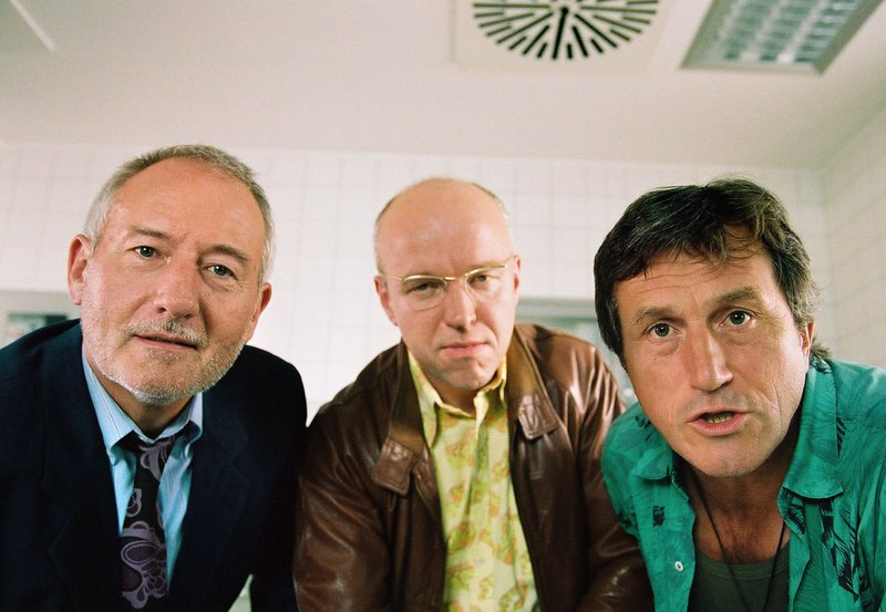 Wer früher stirbt, ist länger tot (D, 2006) Streams, TVTermine, News, DVDs TV Wunschliste Wer früher stirbt, ist länger tot (D, 2006) Streams, TVTermine, News, DVDs TV Wunschliste