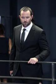 Weller (Sullivan Stapleton) jagt einen Auftragsmörder, der ein dunkles Geheimnis hütet ...