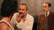 Larosière (Antoine Dulery) und Lampion (Marius Colucci, r)
