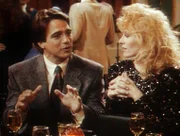 Tony (Tony Danza, l.) trifft Angela (Judith Light, r.) im "Starlight Ballroom". Sie erinnern sich an alte Zeiten.