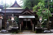 Der Ohmura-Schrein ist eine Pilgerstätte, in der die Japaner um Milde beim nächsten Erdbeben bitten.