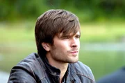 Ty (Graham Wardle) schließt Frieden mit seinem verstorbenen Vater.