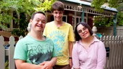 Justin (li.), Sarah und Kirk haben sich gut auf den Einzug ins „Dreamhouse“ vorbereitet. Nun ist der Tag gekommen an dem die Drei zum ersten Mal ihr Elternhaus verlassen, für ganze zehn Wochen.