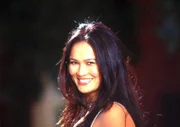 Die attraktive Sydney Fox (Tia Carrere) ist Professorin für Kunstgeschichte an der Universität von Toronto und erlebt auf ihrer Suche nach historischen Artefakten so manches Abenteuer.