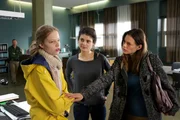 v.l.n.r.: Jessica Schwertz (Emma Bading), Judith Marlow (Jördis Richter) und Monika Schwertz (Suzan Anbeh)