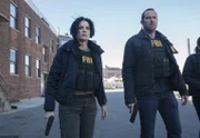 Der Terrorist ist ihnen immer einen Schritt voraus: Weller (Sullivan Stapleton, r.) und Jane (Jaimie Alexander, l.) ...