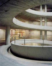 Kastner + Öhler Tiefgarage Graz (2003), Architekten: Michael Szyszkowitz und Karla Kowalski