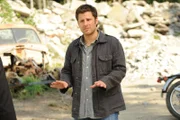 Shawn (James Roday) ist dem FBI-Agenten Wayne gefolgt und will ihn zur Rede stellen, doch dieser richtet plötzlich eine Waffe auf ihn...