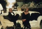 Diana Carey-Lewis (Joanna Lumley) und Colonel Carey-Lewis (Peter O'Toole).