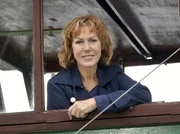 Astrid Wünsche (Gaby Dohm) ist eine Reederin mit Leib und Seele.