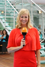"ZDF-Fernsehgarten"-Moderatorin Andrea Kiewel Die Verwendung dieses Bildes ist fuer redaktionelle Zwecke honorarfrei. Ver?ffentlichung bitte unter Quellenangabe: "obs/ZDF"