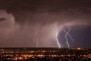 So beeindruckend Blitze auch sind, sie können auch zur Gefahr werden.