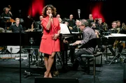 Die hr-Bigband mit Cristina Branco.