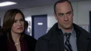 Detective Olivia Benson (Mariska Hargitay) und Detective Elliot Stabler (Christopher Meloni) geraten zunehmend in Bedrängnis. Ihnen wird vorgeworfen, einen weiteren Mord an einer homosexuellen Frau nicht verhindert zu haben.