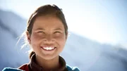 Einheimisches Himalaya-Schulmädchen in Indien.