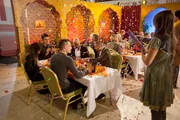 Hestons Currymenue wird den Gästen in einem Pop-Up Curry House in Bradford serviert.
