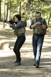 Jaimie Alexander (Jane Doe), Sullivan Stapleton (Kurt Weller).