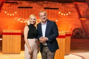 Moderatorin Janin Ullmann, Moderator Hubertus Meyer-Burckhardt mit Teilnehmer