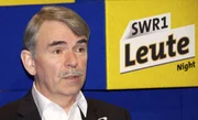 SWR Fernsehen SWR1 LEUTE NIGHT, "Sommer-Spezial", am Mittwoch (28.08.13) um 02:15 Uhr.
Heute zu Gast bei Wolfgang Heim: Gustl Mollath. Seit drei Wochen ist er nun ein freier Mann.
Hinter ihm liegen siebeneinhalb Jahre Zwangsunterbringung in verschiedenen Einrichtungen in Bayern.