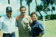 V.l.: TC (Roger E. Mosley), Magnum (Tom Selleck), Orville 'Rick' Wright (Larry Manetti)