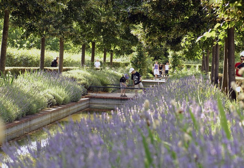 Paris - Stadt der Liebe und des Lichts (D, 2013)