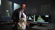 Chefdesigner Roberto Saponelli von "Protesa 3D Imagining" mit einer Terrakotta-Nachbildung.