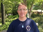 Maik Kipry (48) ist Sanitäter im Heide Park. Gerade im Hochsommer hat er jede Menge zu tun.