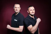 Emotionen, Rivalitäten und wahre Feindschaften: Sebastian Hackl (r.) und Holger Böschen (l.) kommentieren RAW ...