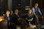 (v.l.n.r.) Taylor Rentzel (MacKenzie Meehan); Chunk Palmer (Chris Jackson); Marissa Morgan (Geneva Carr); Benny Colón (Freddy Rodríguez)