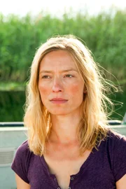 Sandra Borgmann (Daniela / Dana Tannek).