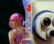 Stephanie steht bei "LazyTown TV" hinter der Kamera.