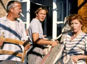 Der Sommer ist zu Ende und damit auch die Ferien von Familie Donner.
v. li.n.re.: Stefan Wigger, Oliver Clemens und Renate Schroeter