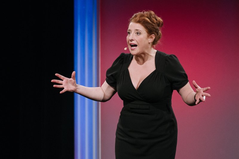 Luise Kinseher live auf der Bühne! – Ruhe bewahren! (D, 2015)