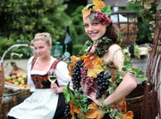 00 Uhr im Ersten. Olivia (Kristina Dörfer) begreift worum es geht - sie beißt die Zähne zusammen und macht einen hervorragenden Modeljob.