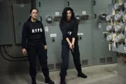 Amy Santiago (Melissa Fumero, l.), Rosa Diaz (Stephanie Beatriz)