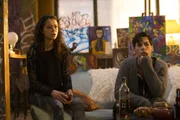In der Klon-Verschwörung taucht ein neuer Mitspieler bei Felix (Jordan Gavaris) auf. Dieser sorgt bei Felix und Sarah (Tatiana Maslany) prompt für Krisenstimmung.
