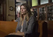 Ivana Milicevic als Carrie Hopewell