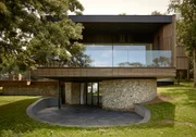 V.l.: Bram Vis, Lisa Vis, Kevin McCloud