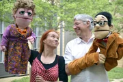 Die Puppen stellen einen Ossi (Frau Ostende) und einen Wessi (Herr Westphal) dar. Gespielt wurden die Puppen von den Puppenspielern Steffi Lampe und Jörg Bretschneider.
(Foto für beide Teile verwendbar!)