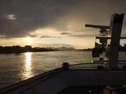 Abendstimmung vor Wien bei der Donaukreuzfahrt.