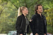 L-R: Juliette Barnes (Hayden Panettiere) and Avery Barkley (Jonathan Jackson).