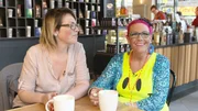 Juliette Gafar (l.) und Nadine Zucker planen ihre Protestaktion.