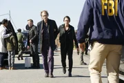 Mitte: Donald Ressler (Diego Klattenhoff, l.), Sutton Ross (Julian Sands), Elizabeth Keen (Megan Boone)