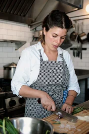 In Uruguay ist eine gastronomische Revolution im Gange, angeführt von der jungen Küchenchefin Lucía Soria. Ihr Restaurant ¿Jacinto¿ im Herzen von Montevideo ist weit über die Grenzen hinaus berühmt.