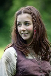 Diana (Erin Karpluk).