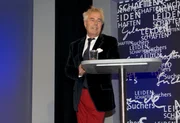 Der Moderator C. Bernd Sucher.