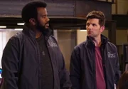 Leroy (Craig Robinson, l.) und Max (Adam Scott, r.) müssen in einem verlassenen Sanatorium ermitteln, als zwei Hobby-Geisterjäger mit einem echten paranormalen Phänomen in Berührung kommen ...